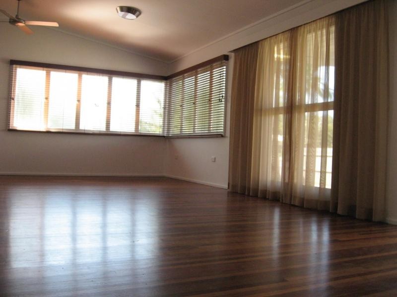 28 Poinciana Street, Cranbrook QLD 4814