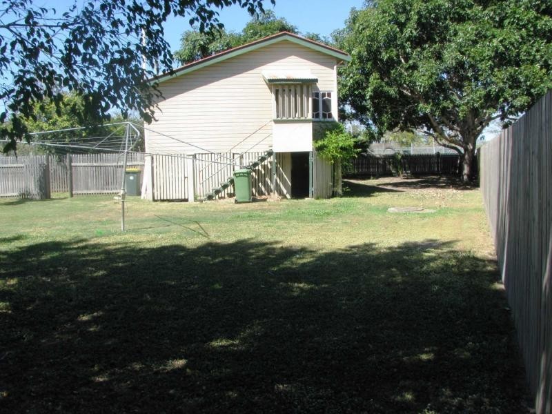 108 Railway Avenue, Railway Estate QLD 4810