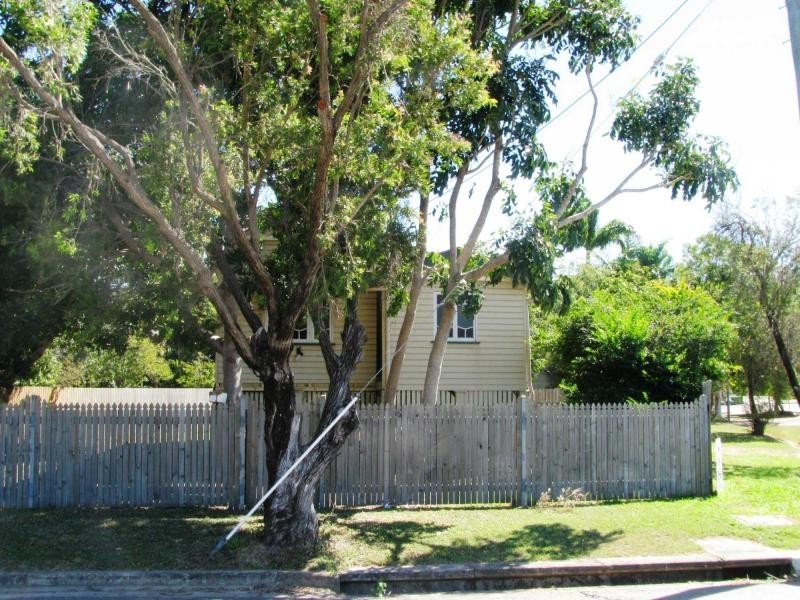 108 Railway Avenue, Railway Estate QLD 4810