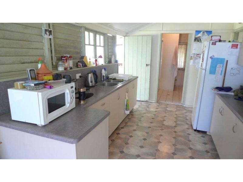 102 Queens Road, Hermit Park QLD 4812