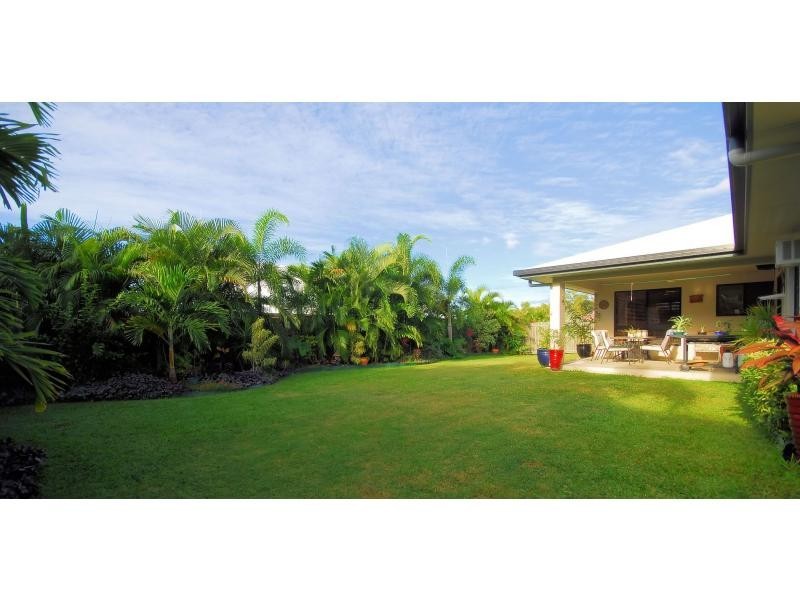 13 Ugarte Street, Bushland Beach QLD 4818