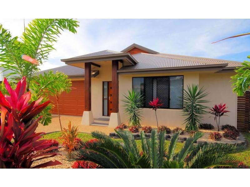 40 Hillock Crescent, Bushland Beach QLD 4818