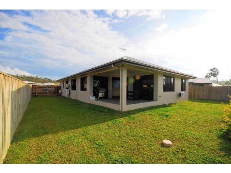 40 Hillock Crescent, Bushland Beach QLD 4818