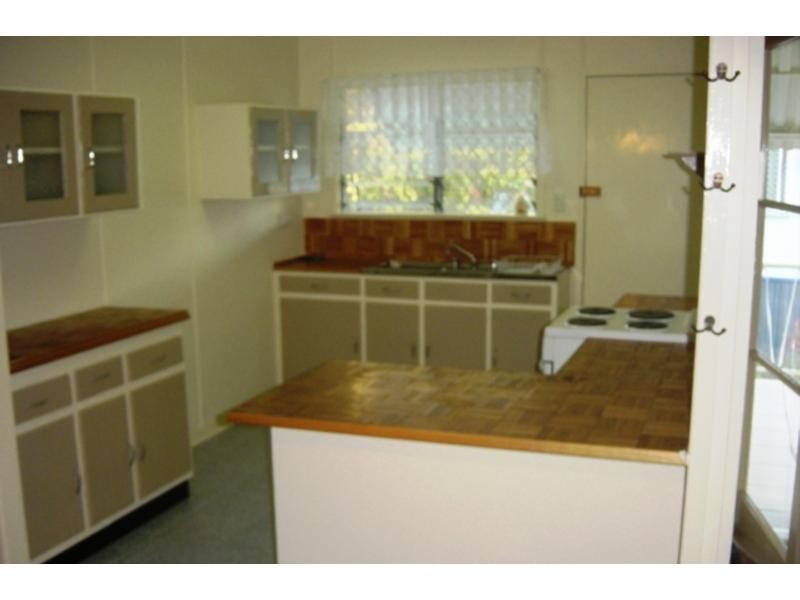 10 Nyora Street, Currajong QLD 4812