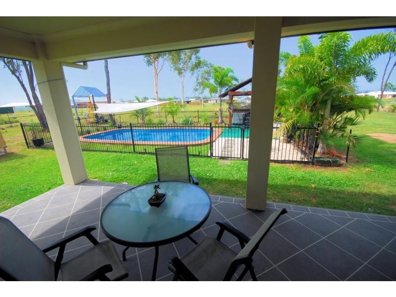 9 Stenhouse Court, Mount Low QLD 4818