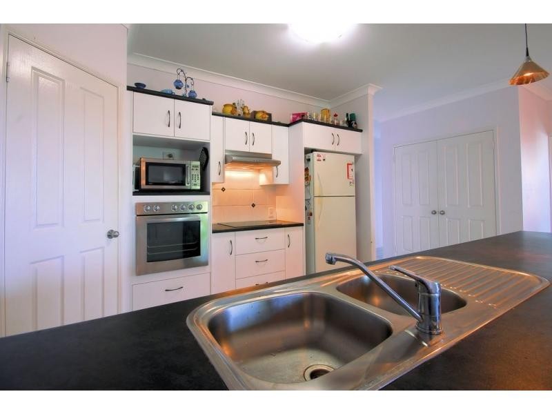 9 Stenhouse Court, Mount Low QLD 4818