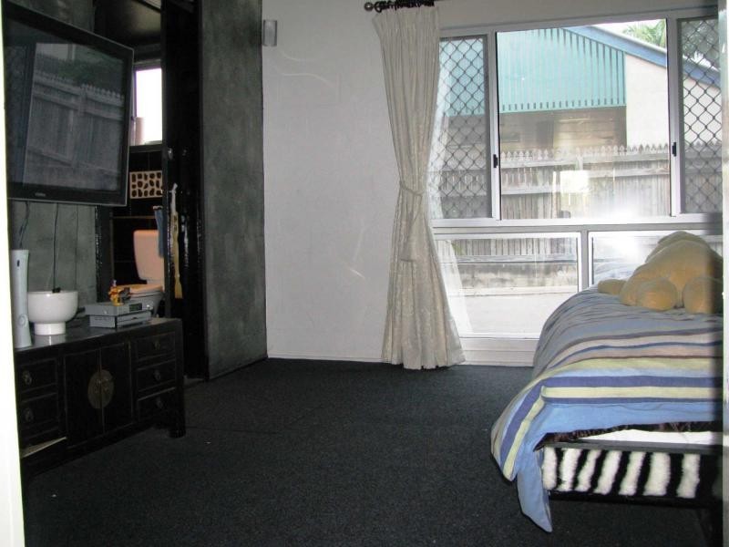 2/98 The Strand, North Ward QLD 4810