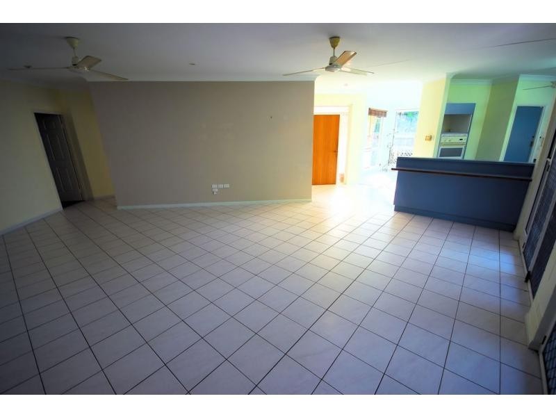 18 Scenic Drive, Mount Louisa QLD 4814