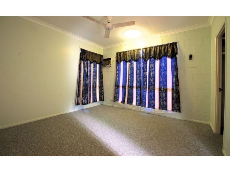 18 Scenic Drive, Mount Louisa QLD 4814