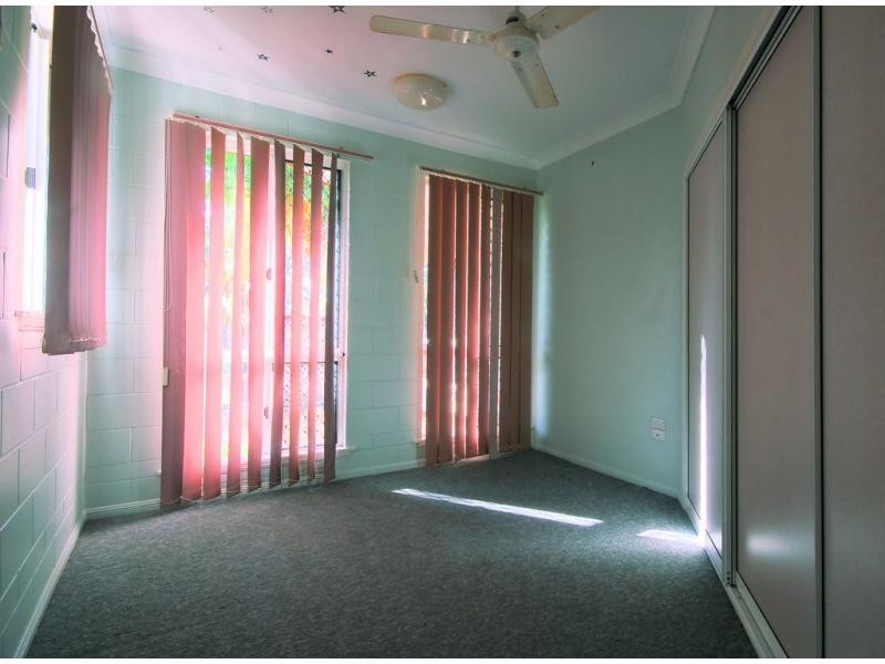 18 Scenic Drive, Mount Louisa QLD 4814