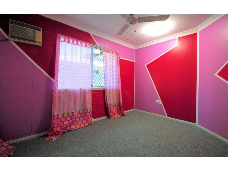 18 Scenic Drive, Mount Louisa QLD 4814