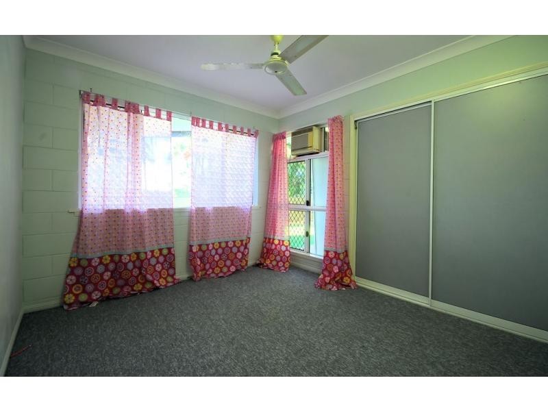 18 Scenic Drive, Mount Louisa QLD 4814