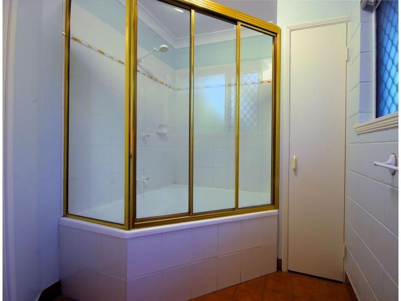 18 Scenic Drive, Mount Louisa QLD 4814