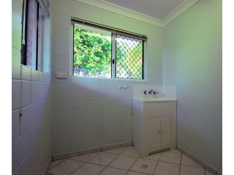 18 Scenic Drive, Mount Louisa QLD 4814