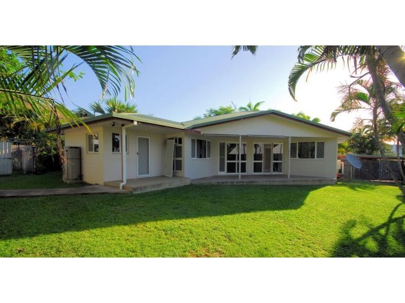 18 Scenic Drive, Mount Louisa QLD 4814