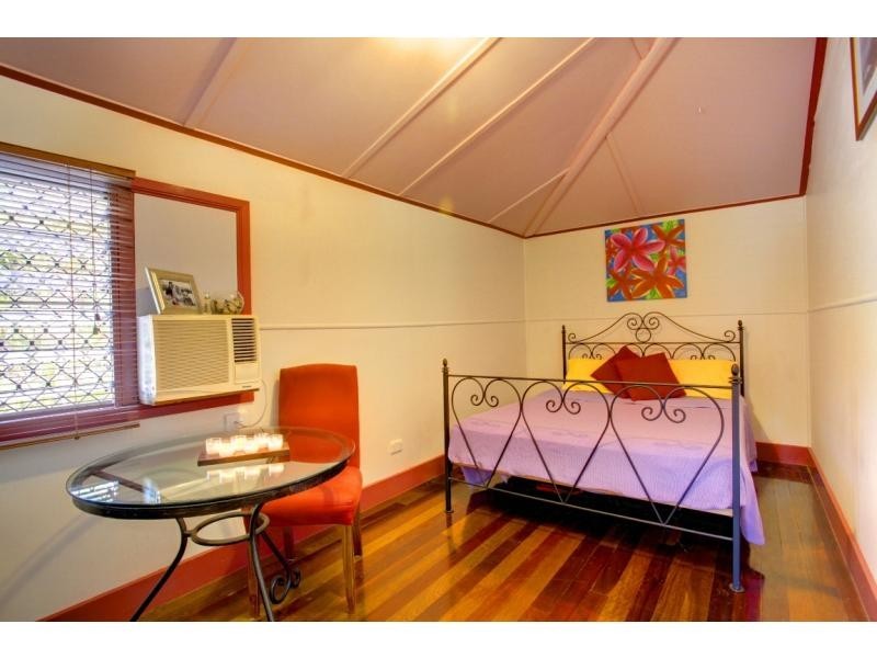 6 Gladstone Street, Pimlico QLD 4812