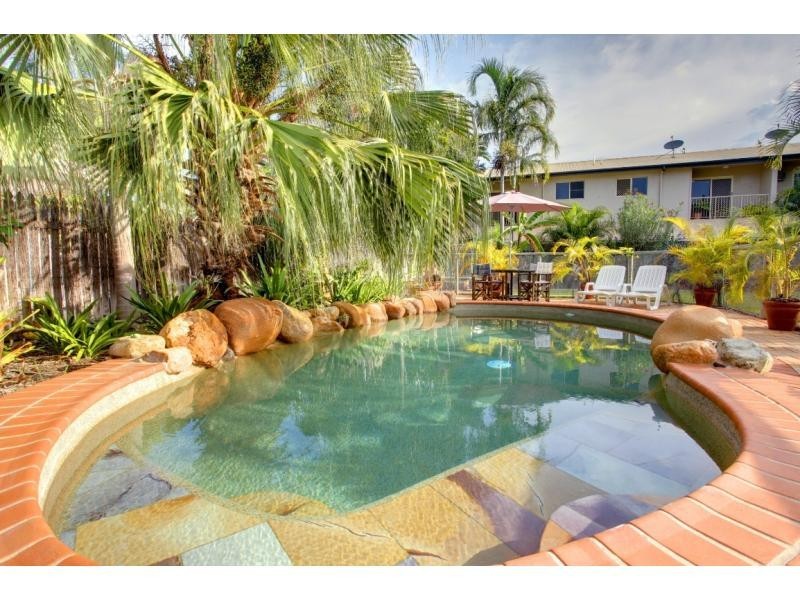 6 Gladstone Street, Pimlico QLD 4812