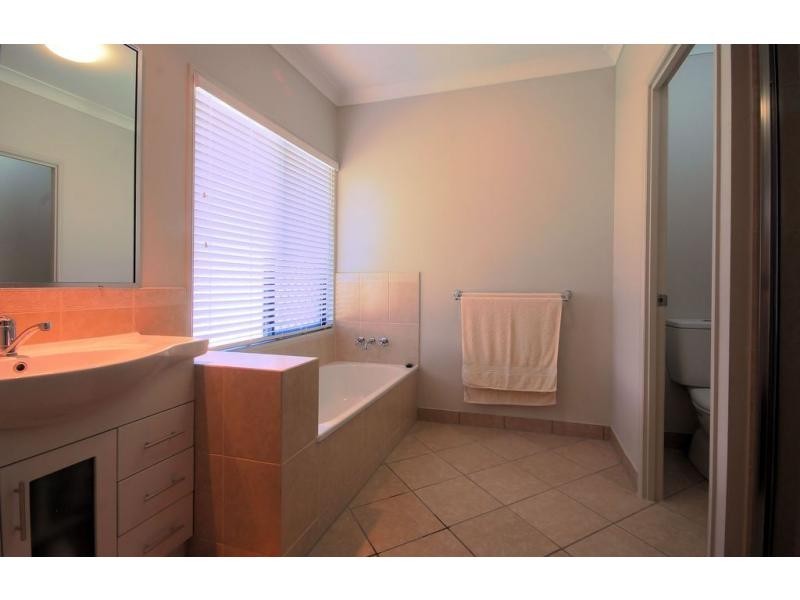 9 Midyim Court, Mount Low QLD 4818