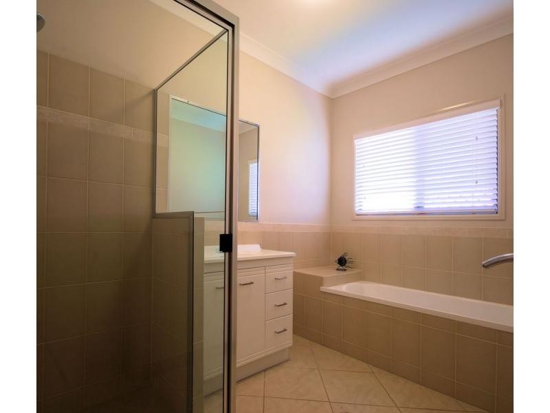 9 Midyim Court, Mount Low QLD 4818