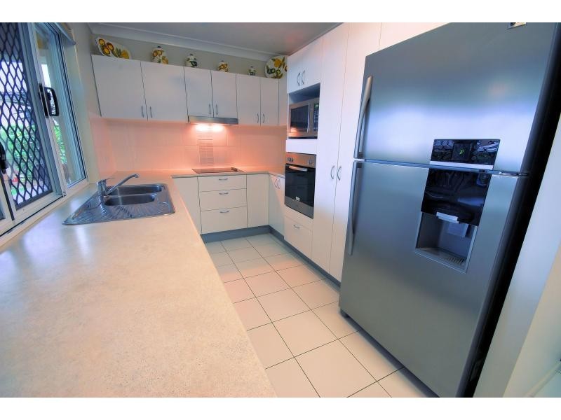 6 Woodrow Circuit, Mount Louisa QLD 4814