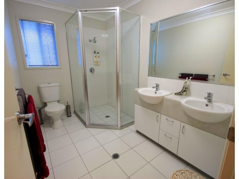 6 Woodrow Circuit, Mount Louisa QLD 4814