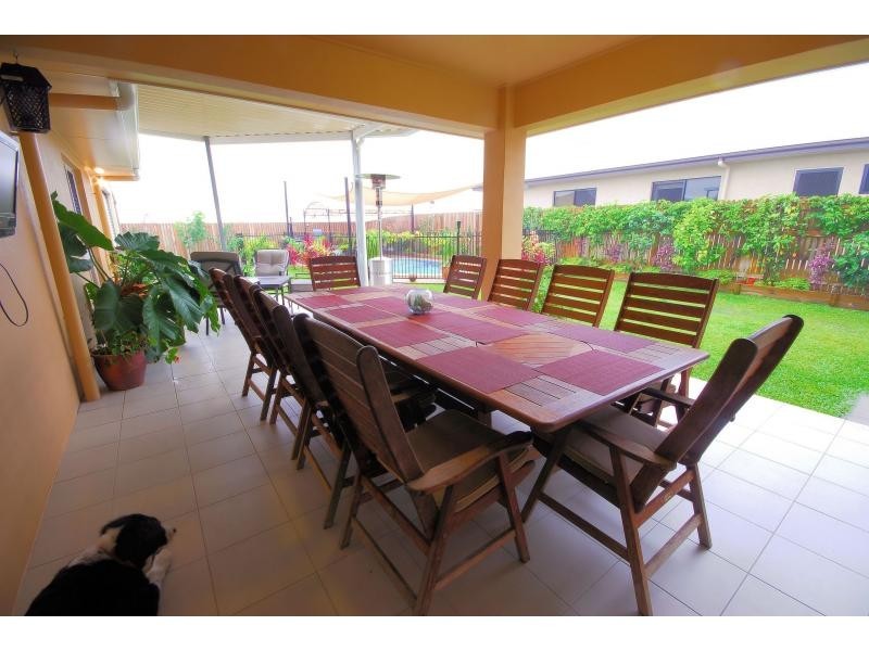 6 Woodrow Circuit, Mount Louisa QLD 4814