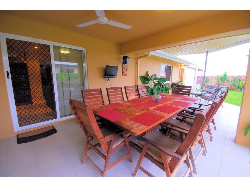 6 Woodrow Circuit, Mount Louisa QLD 4814