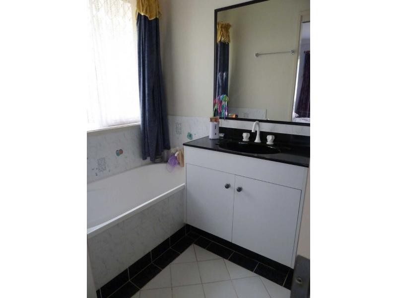 10 Barnaby Court, Burdell QLD 4818