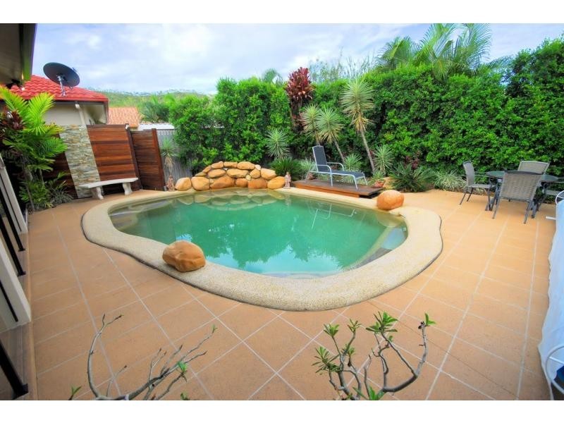 27 Bamboo Crescent, Mount Louisa QLD 4814