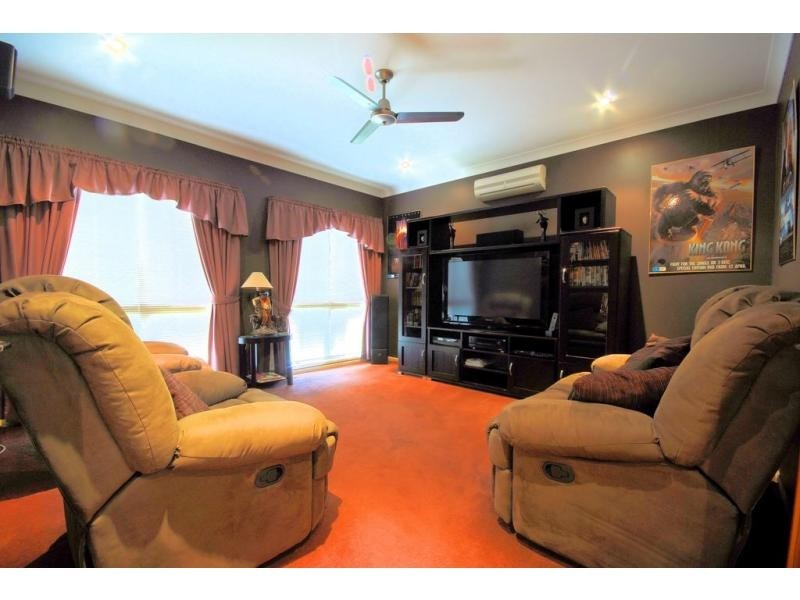 27 Bamboo Crescent, Mount Louisa QLD 4814