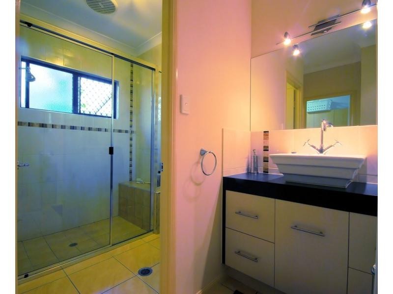 27 Bamboo Crescent, Mount Louisa QLD 4814