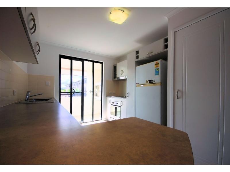 10/6-24 Henry Street, West End QLD 4810