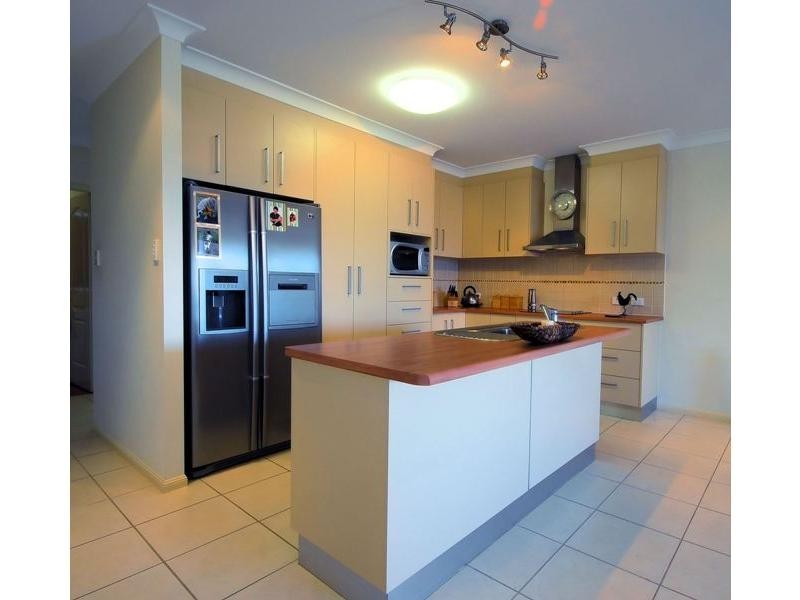 105 Shutehaven Circuit, Bushland Beach QLD 4818