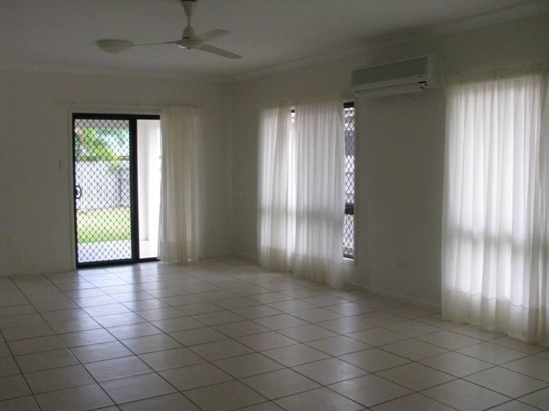 52 Warbler Crescent, Douglas QLD 4814