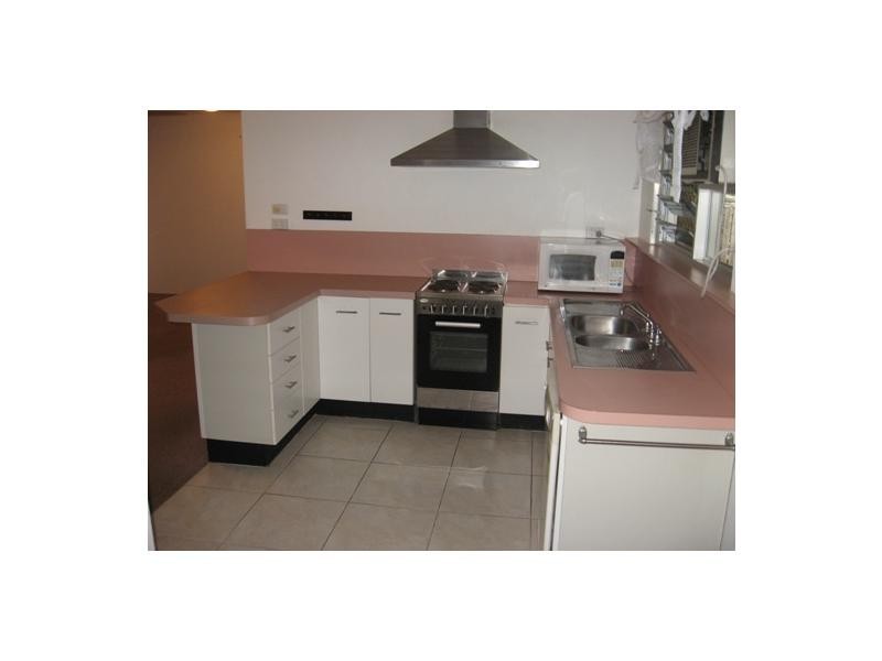 2/44 Carmody Street, Hermit Park QLD 4812