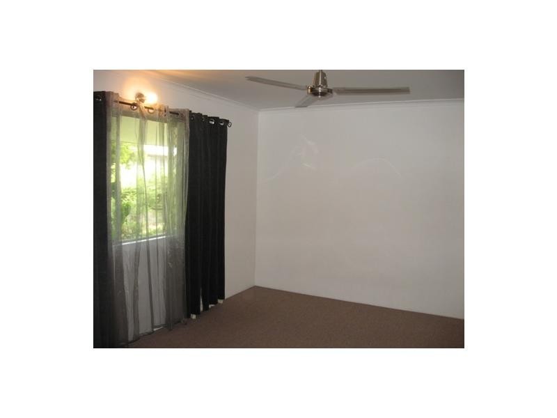 2/44 Carmody Street, Hermit Park QLD 4812