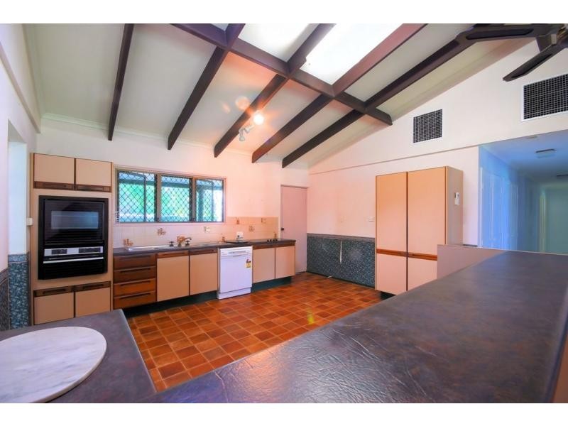 1 Lotus Court, Bushland Beach QLD 4818