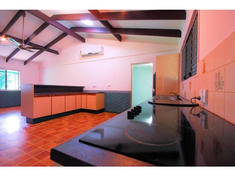 1 Lotus Court, Bushland Beach QLD 4818