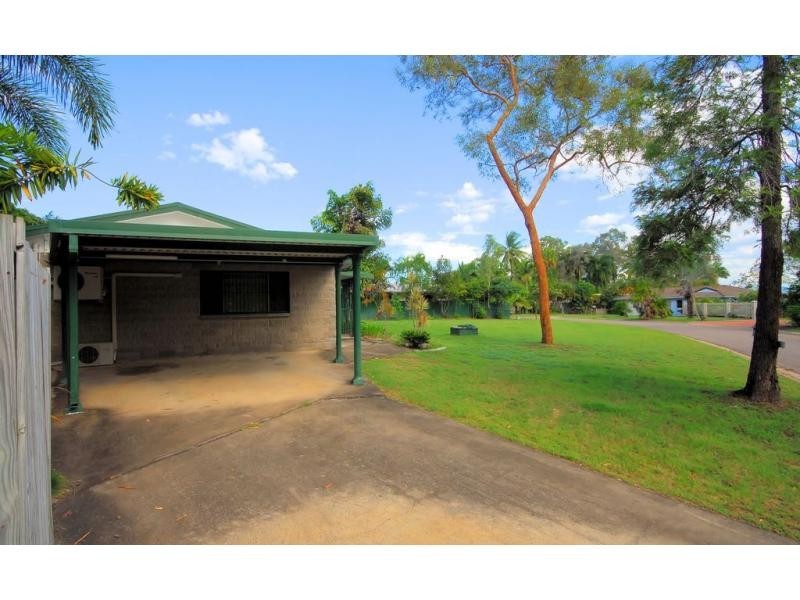 1 Lotus Court, Bushland Beach QLD 4818