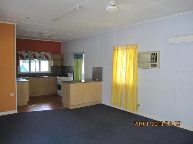 13 Halloran Street, Hermit Park QLD 4812