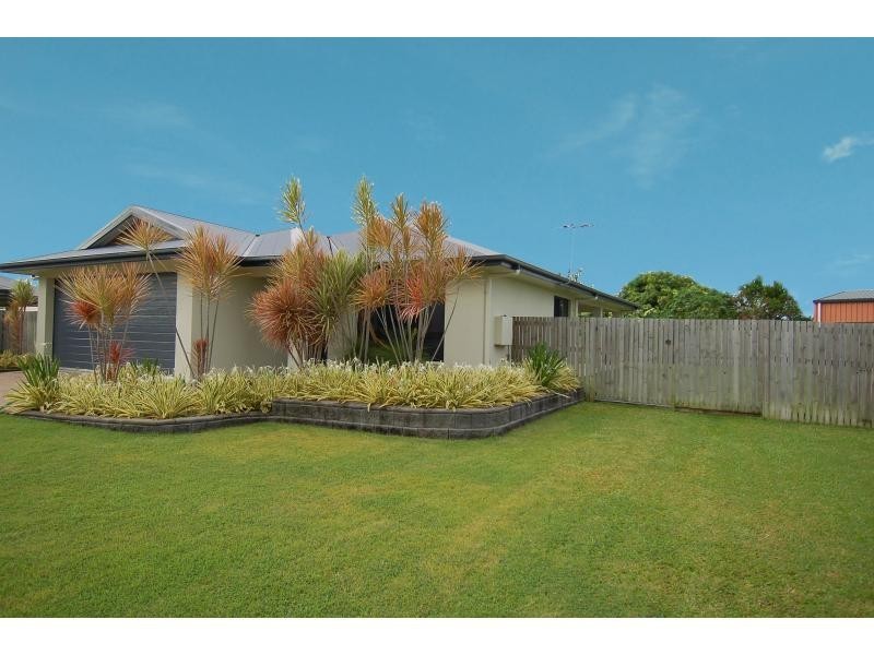 20 Donostia Crescent, Bushland Beach QLD 4818