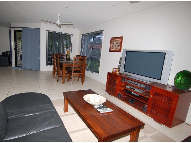 20 Donostia Crescent, Bushland Beach QLD 4818