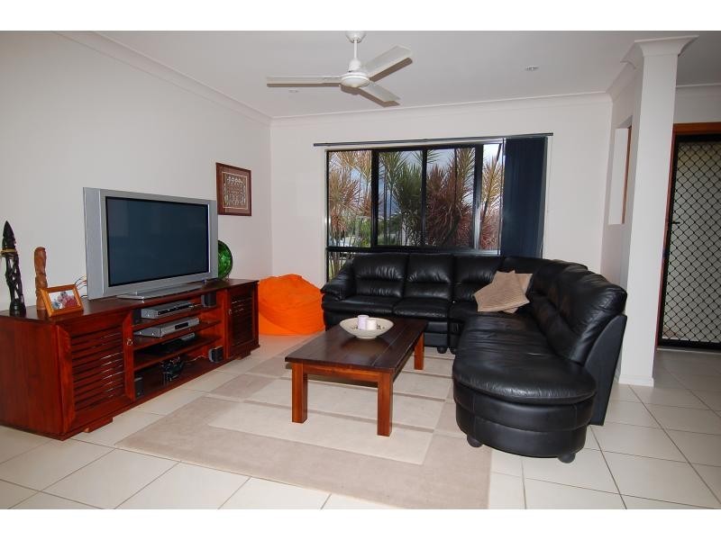 20 Donostia Crescent, Bushland Beach QLD 4818