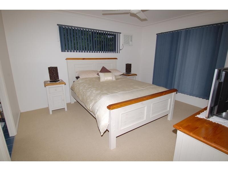 20 Donostia Crescent, Bushland Beach QLD 4818