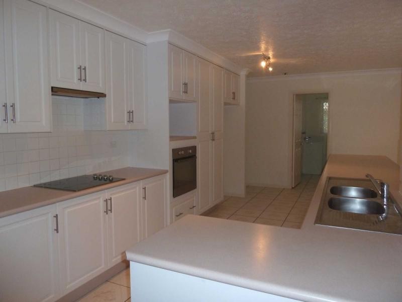 2 Elite Court, Rasmussen QLD 4815