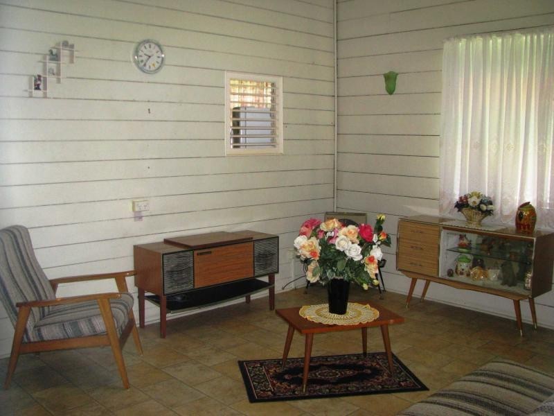 28 Clarendon Street, Hyde Park QLD 4812