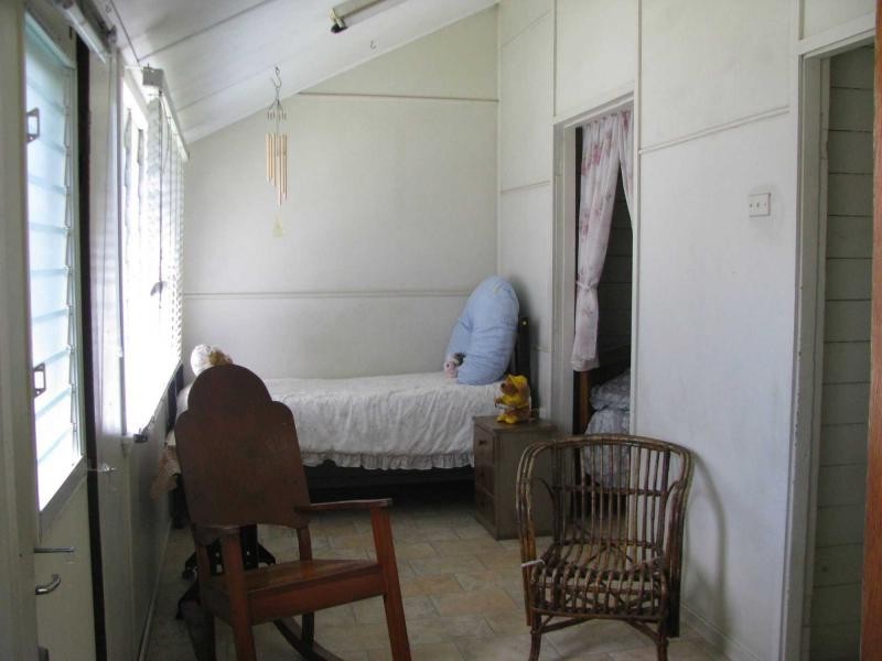 28 Clarendon Street, Hyde Park QLD 4812