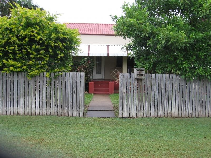 8 Gladstone Street, Pimlico QLD 4812