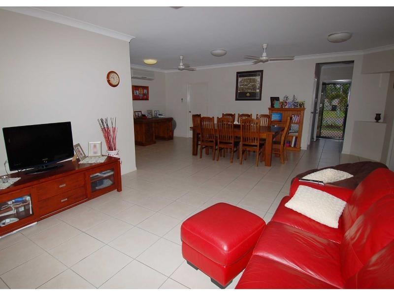 20 Eshelby Street, Bushland Beach QLD 4818