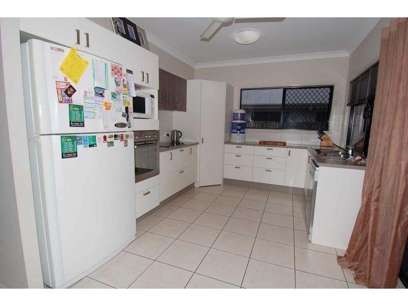 20 Eshelby Street, Bushland Beach QLD 4818